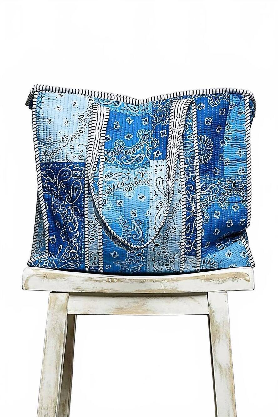 NEW POL women's quilted striped binding roomy fit tote bag in blue multi